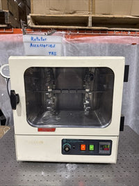 New Brunswick / Hybridization Oven / Rotation Speed Range: 10–80 RPM