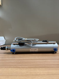 NEW SMC CDG1BA40-110-DUO01515 AIR CYLINDER WITH SENSORS IN BOX