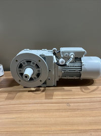LENZE - GKS05-3MVAK-071C42 - Helical-Bevel Precise Positioning Gearbox EN60034