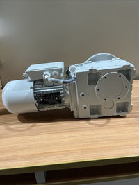 LENZE - GKS05-3MVAK-071C42 - Helical-Bevel Precise Positioning Gearbox EN60034
