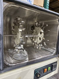 New Brunswick / Hybridization Oven / Rotation Speed Range: 10–80 RPM