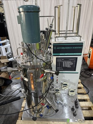 New Brunswick Scientific BioFlo 4500 Fermentor Bioreactor | Lab Scale System