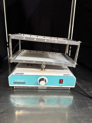 Labnet Shaker 25 Compact Rocker- S2025