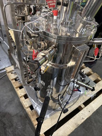 New Brunswick Scientific BioFlo 4500 Fermentor Bioreactor | Lab Scale System