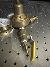 HARRIS 425-125 OXYGEN SINGLE STAGE REGULATOR, BRASS, CGA E-4