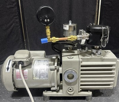 Leybold Trivac D4A rotary vane vacuum pump, Model D4A, GE 115/230 VAC, 50/60 Hz