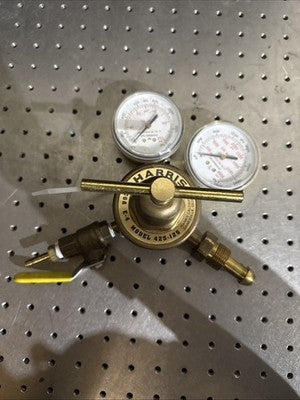 HARRIS 425-125 OXYGEN SINGLE STAGE REGULATOR, BRASS, CGA E-4