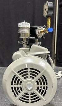 Leybold Trivac D4A rotary vane vacuum pump, Model D4A, GE 115/230 VAC, 50/60 Hz