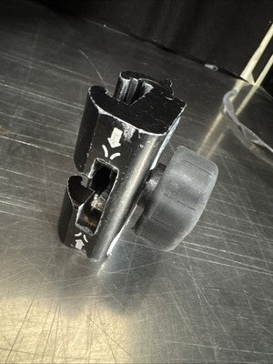 AliMed Allen Easy-Lock Blade Clamp - Allen Easy-Lock Blade Clamp 924257