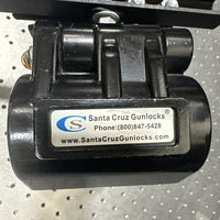 Santa Cruz Gunlocks Dual Mount Locking Rack Assembly – No Keys – Untested