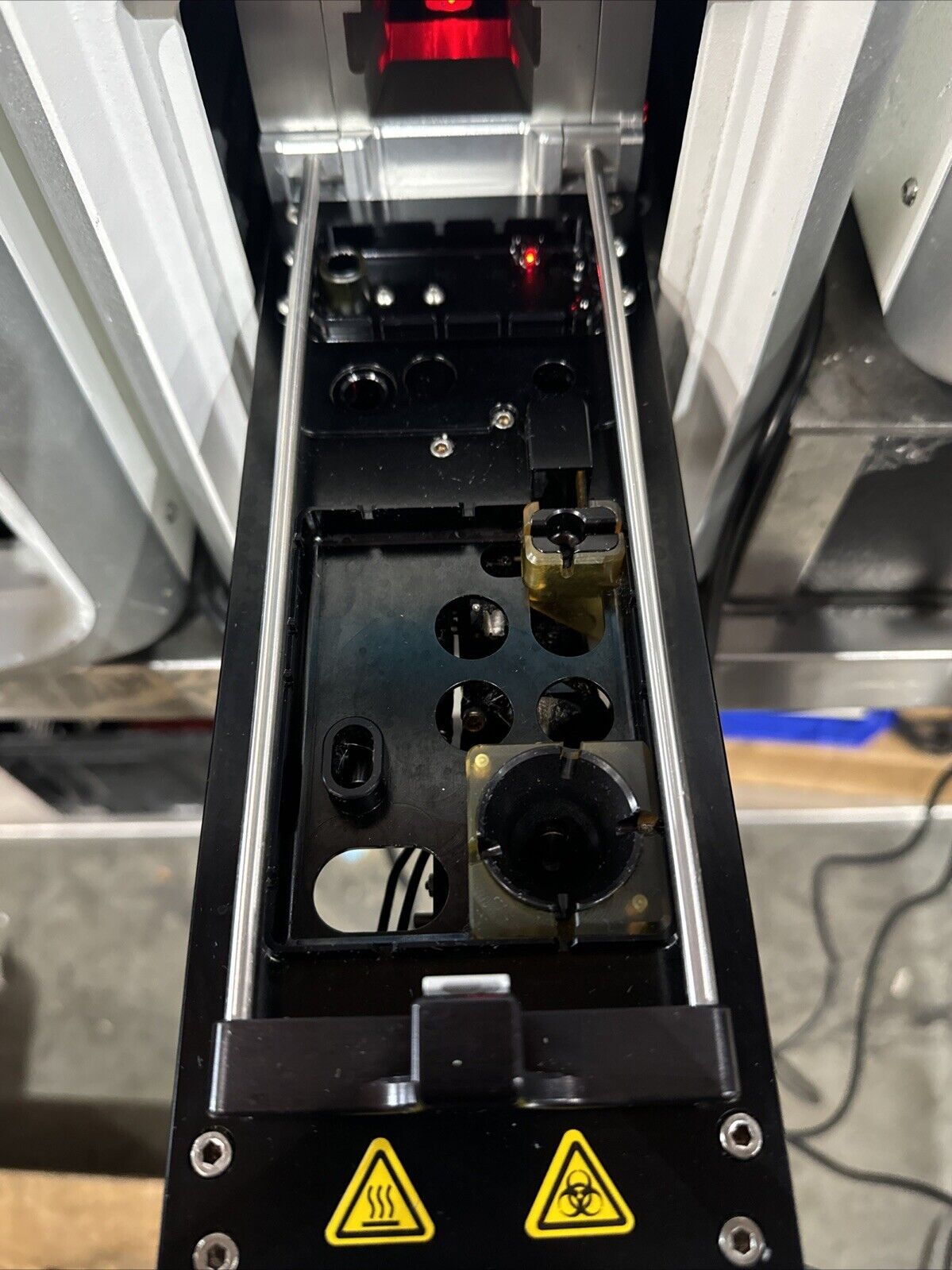 Nanosphere Verigene Reader 10-0000-02 &amp; 4 Verigene Sample Processor SP10-0000-07