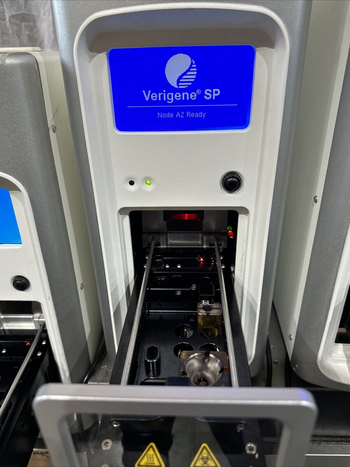 Nanosphere Verigene Reader 10-0000-02 &amp; 4 Verigene Sample Processor SP10-0000-07