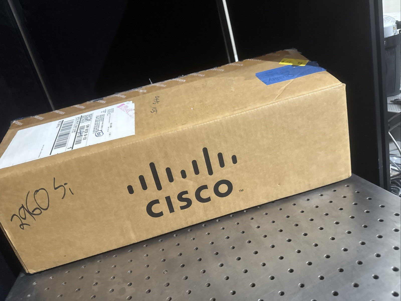 CISCO Catalyst 2960 Series si WS-C2960-24TC-S V06 24-Port Ethernet  Switch