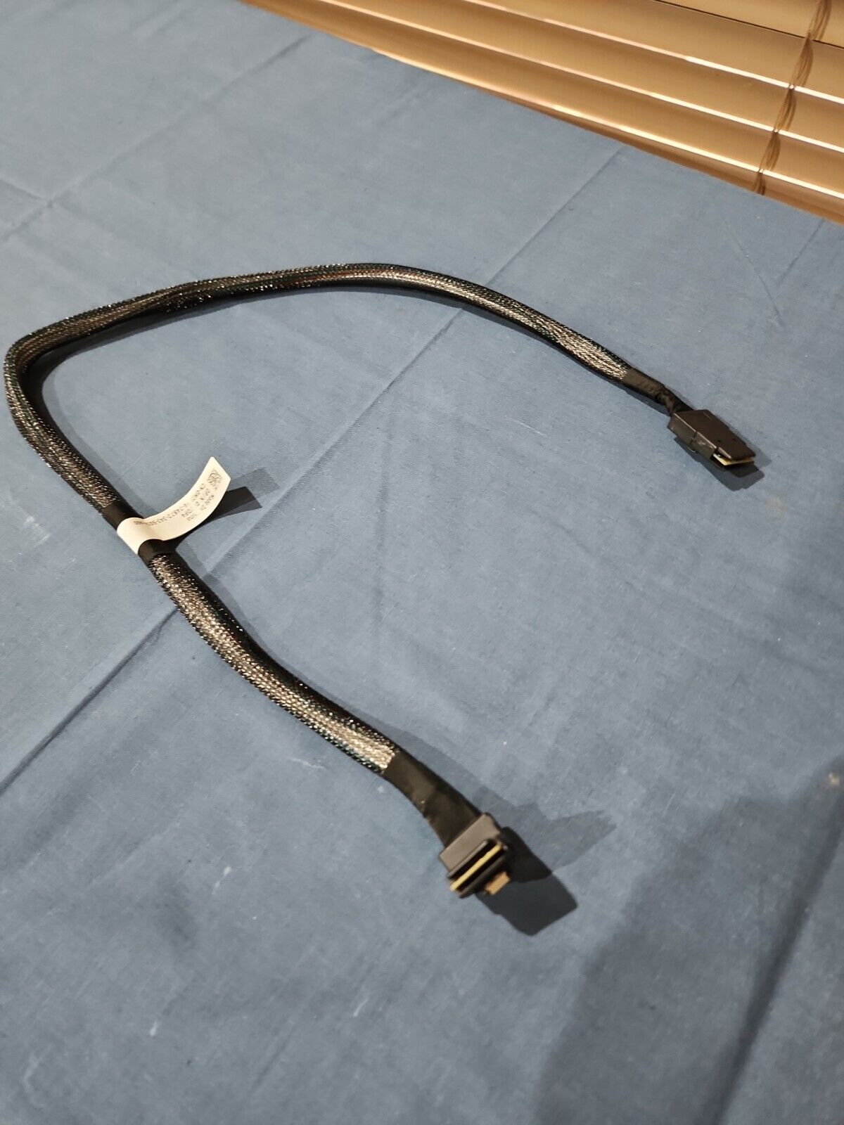 Dell MINI SAS 8 Bay 3.5&quot; SAS B Cable For R520 - M7DP4 / 0M7DP4