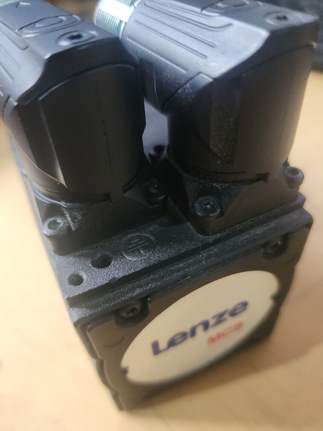 LENZE SERVO MOTOR MCS 06F60-RS0P1-A11N-ST5S00N-R0SU