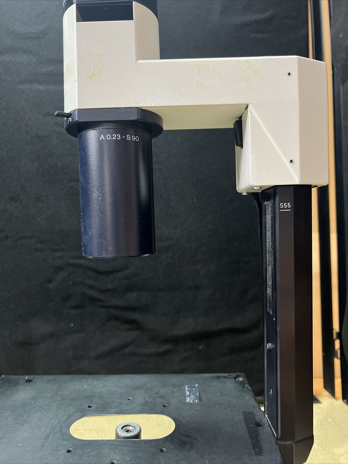 Leica Leitz Microscope DM IL Inverted Microscope With Objectives