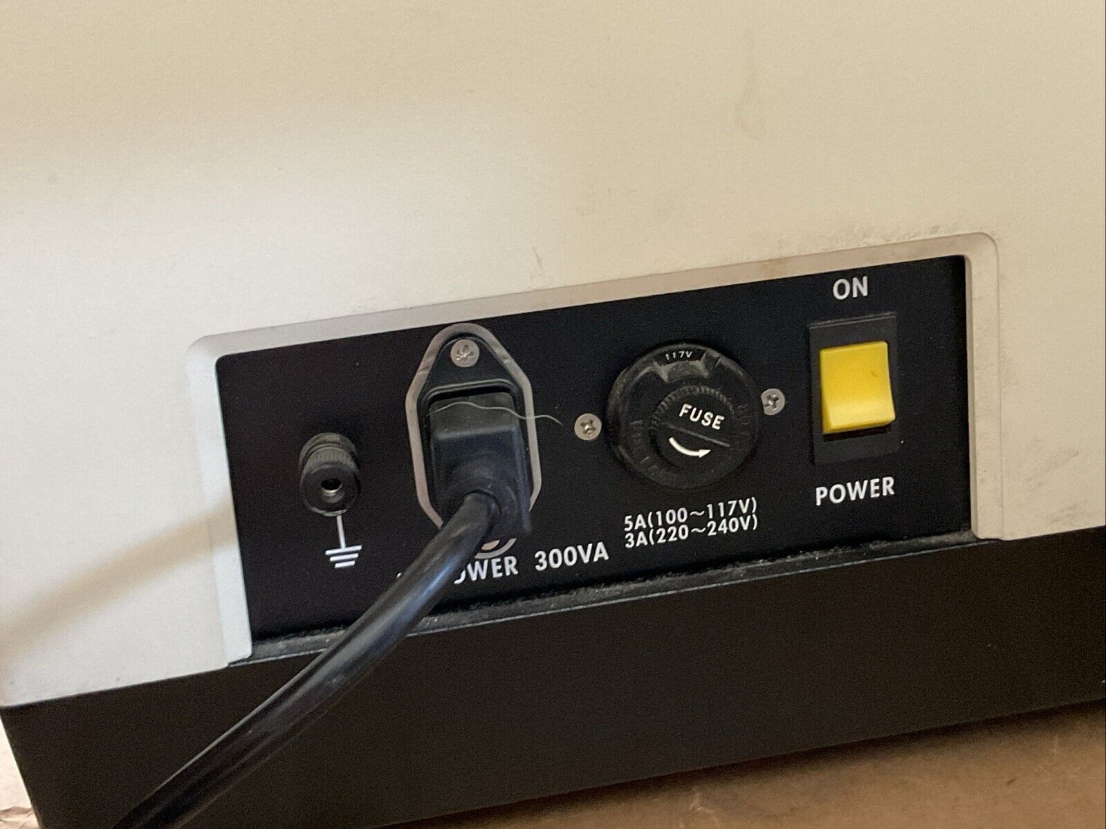 Shimadzu UV-160 UV - Visible Recording Spectrophotometer W/ CPS-Controller