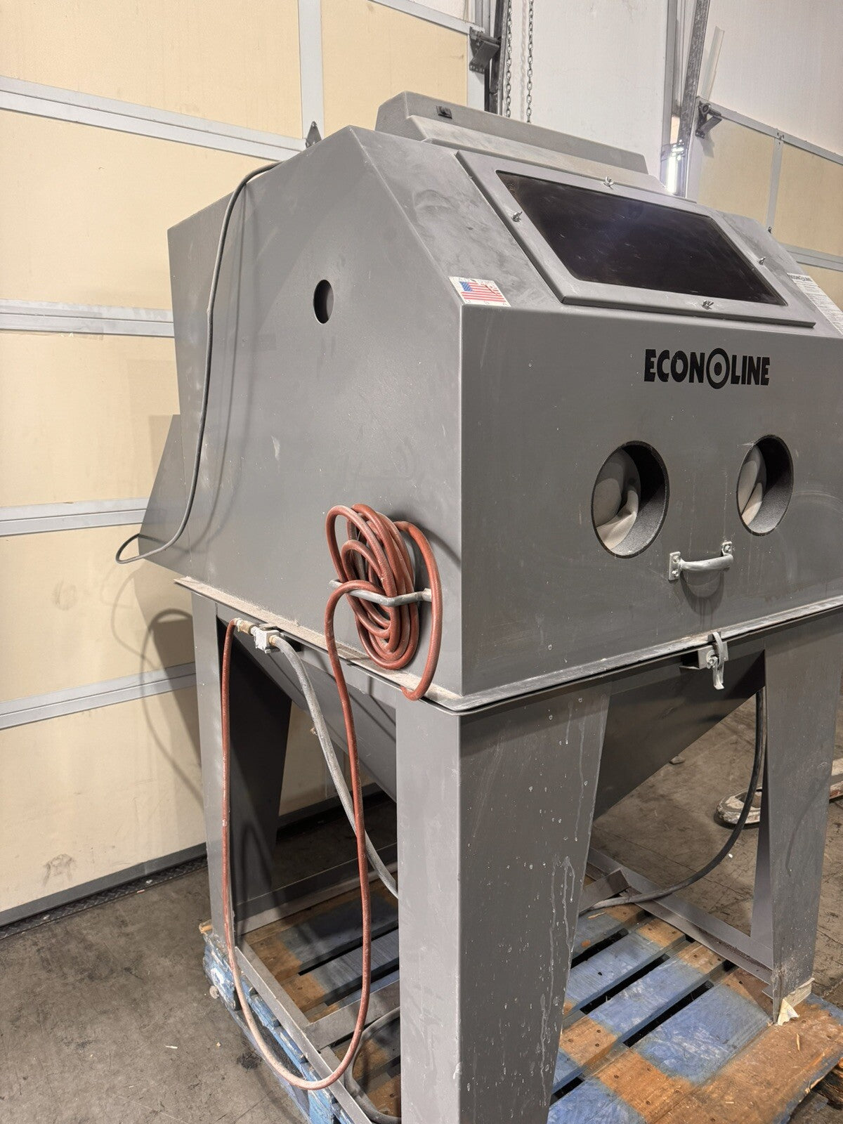 Econoline large abrasive sand blasting blaster cabinet