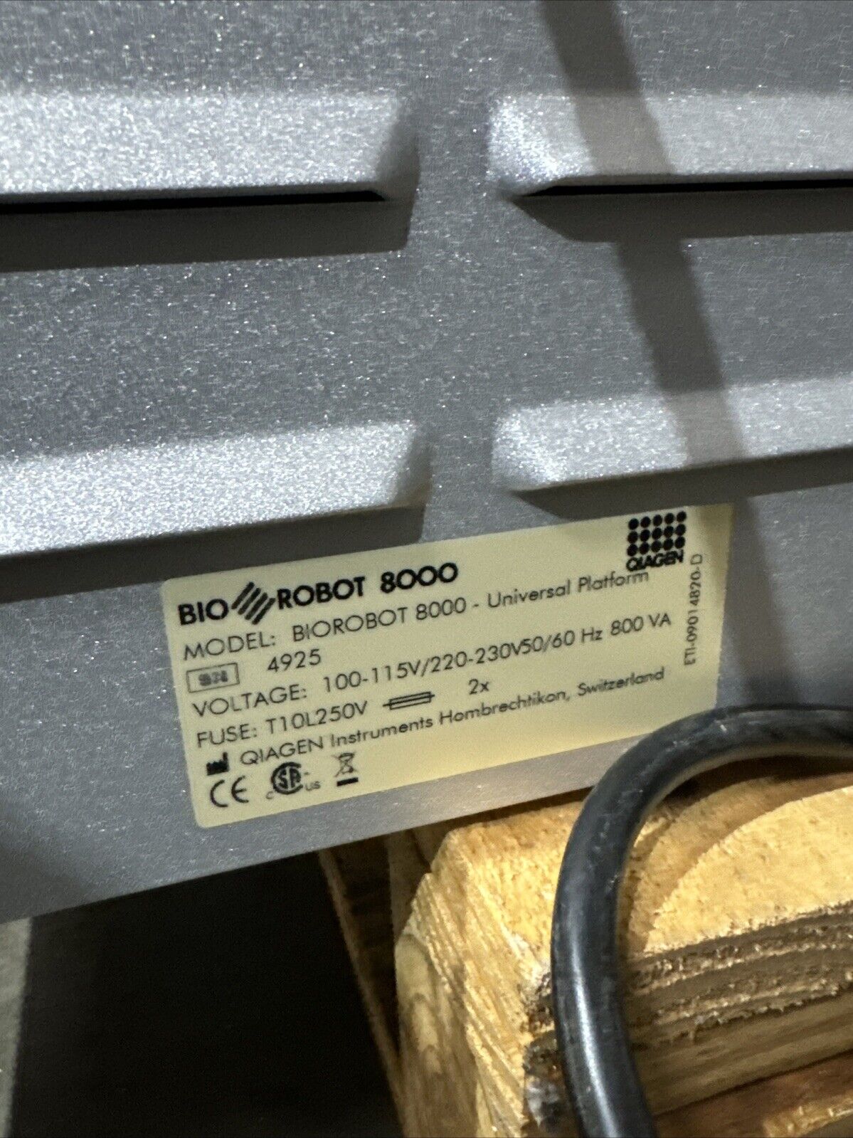 QIAGEN BIOROBOT 8000 Universal System Liquid Handling System