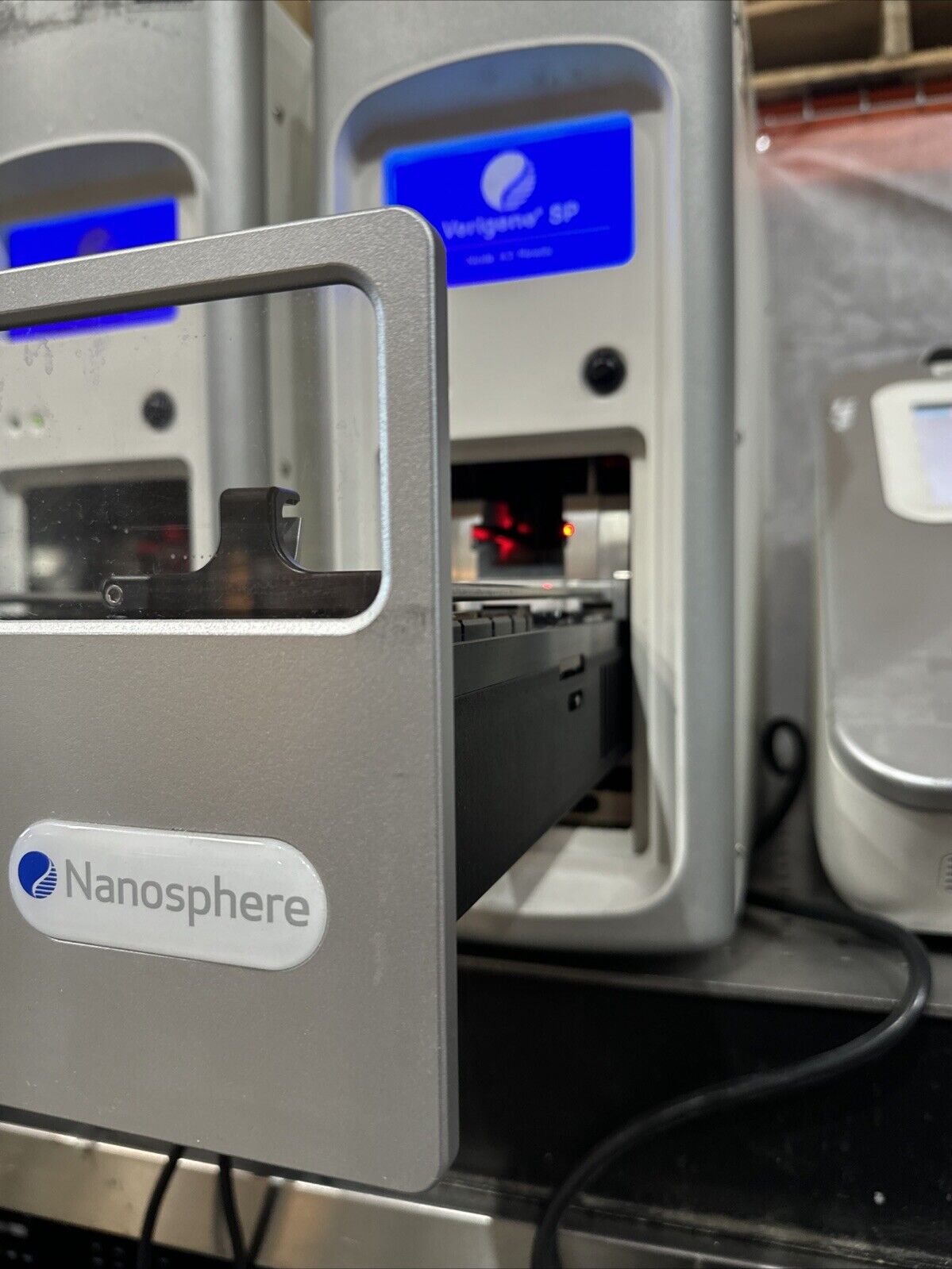 Nanosphere Verigene Reader 10-0000-02 &amp; 4 Verigene Sample Processor SP10-0000-07