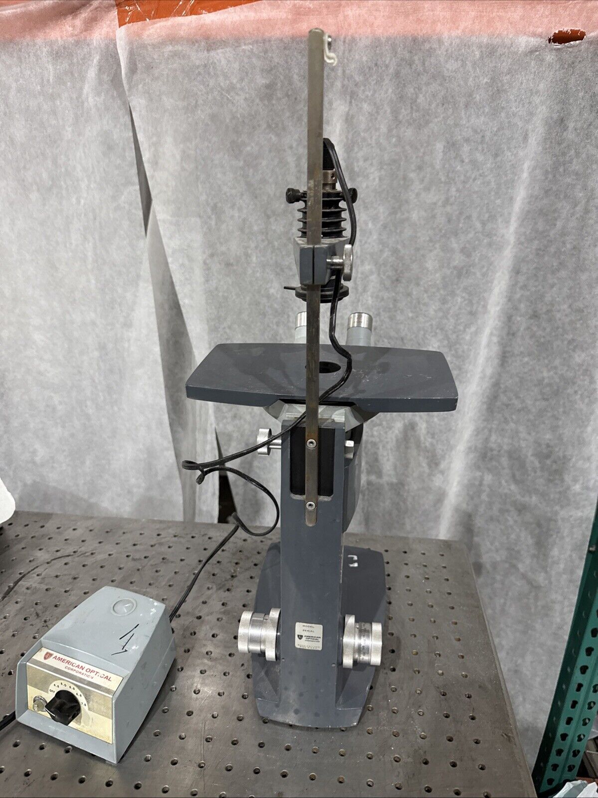 American Optical 1810 Inverted Microscope 4x, 10x, 6.5x W/ Light Source