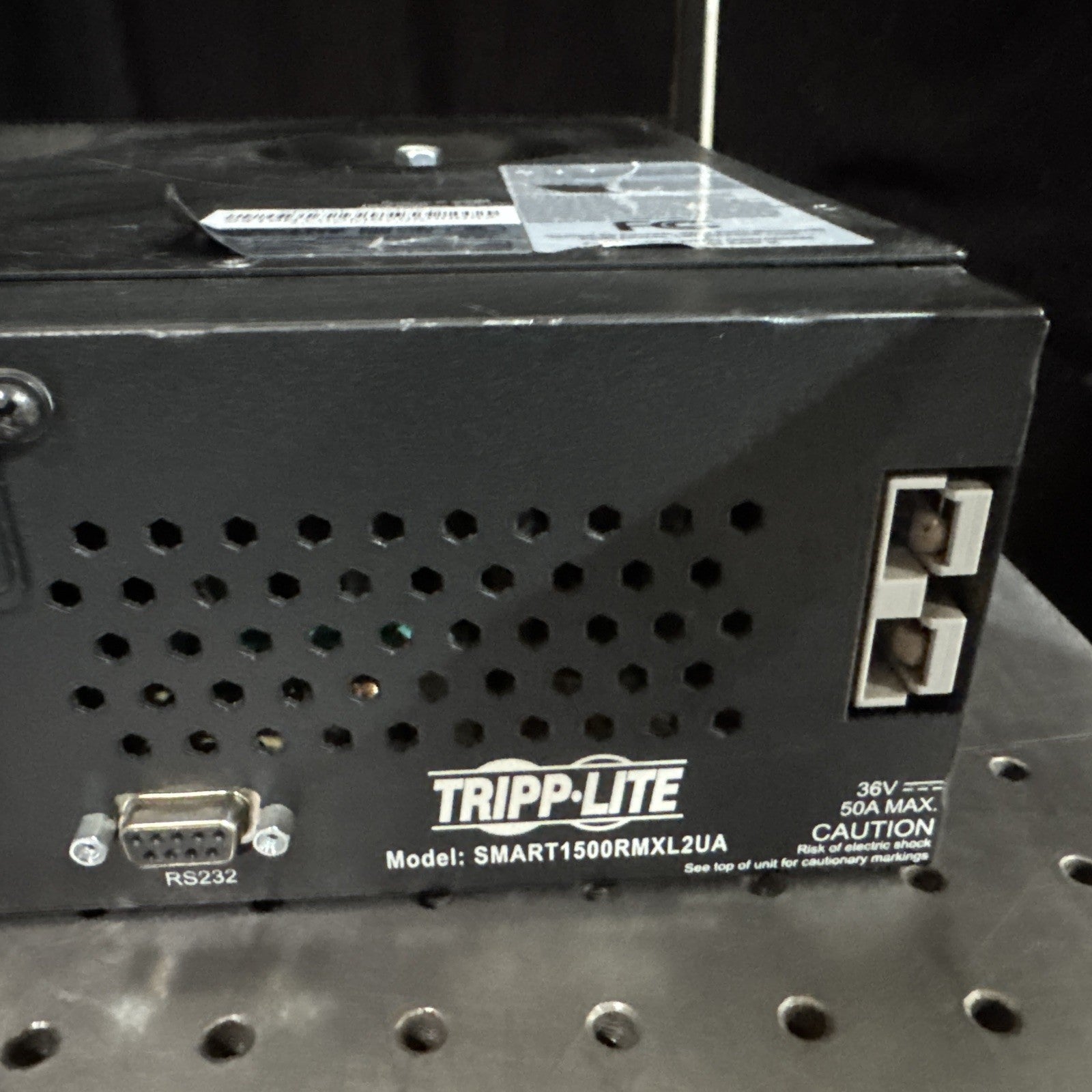 Tripp Lite AG 0006 Smart UPS Back Up SMART1500RMxl2ua  BROKEN LCD SCREEN