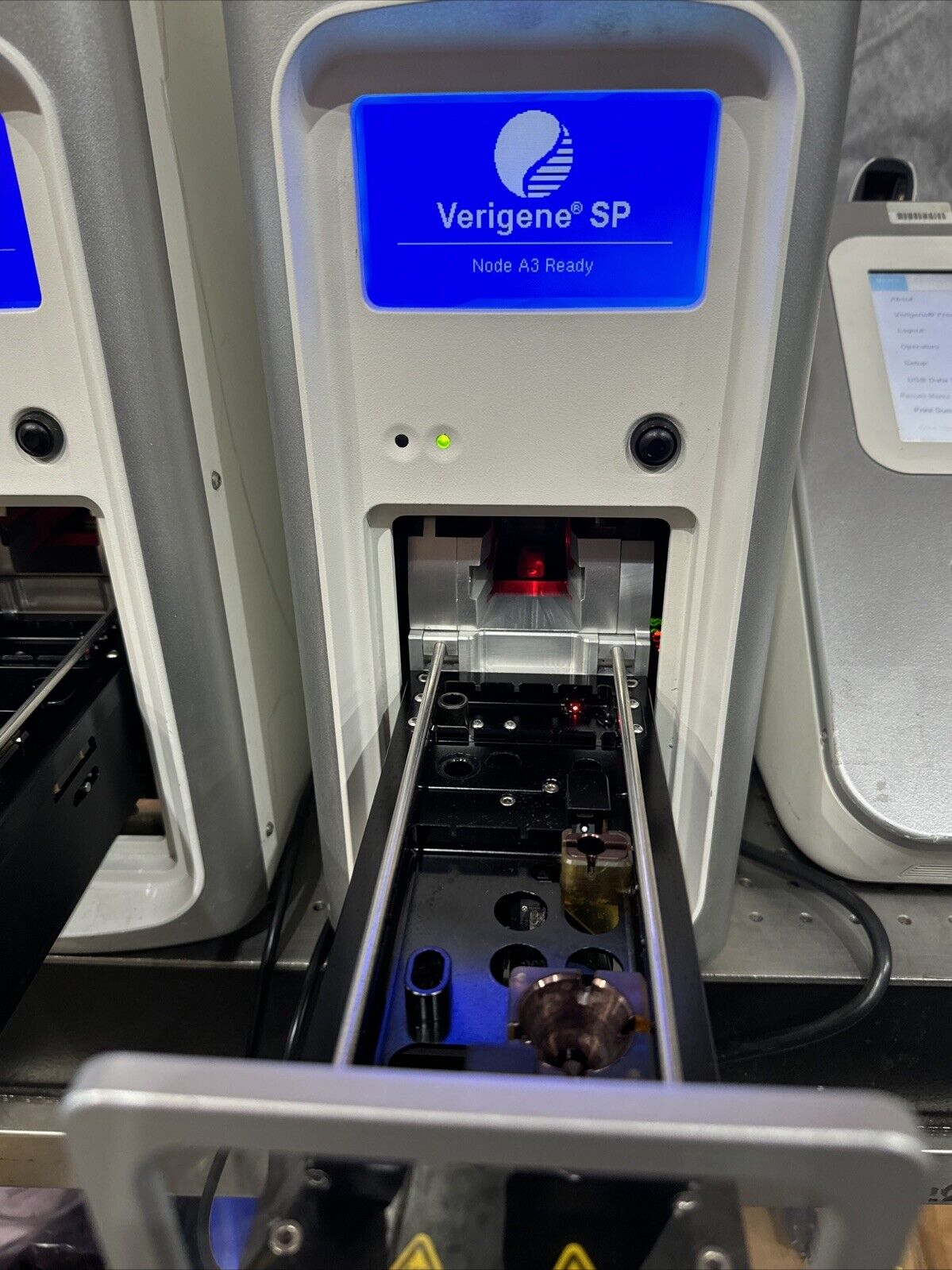 Nanosphere Verigene Reader 10-0000-02 &amp; 4 Verigene Sample Processor SP10-0000-07