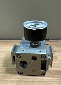 SMC PRESSURE GAUGE 111.12 1.5IN 1/8IN NPT CBM M5 0-160PSI 222, AV3000-N03-5D0Z