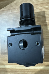 Parker R75-02A REGULATOR QUBE 75 SERIES PORT SIZE: 1/4 in New