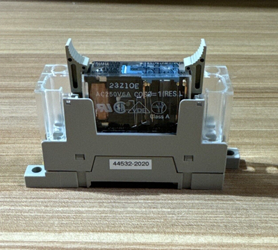 Omron G7SA-3A1B Safety Relay, 4-Pole, 6A, 24VDC Coil w/P7SA-10F Socket