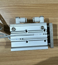 NEW IN BAG SMC MGPM12-50Z COMPACT GUIDED CYLINDER
