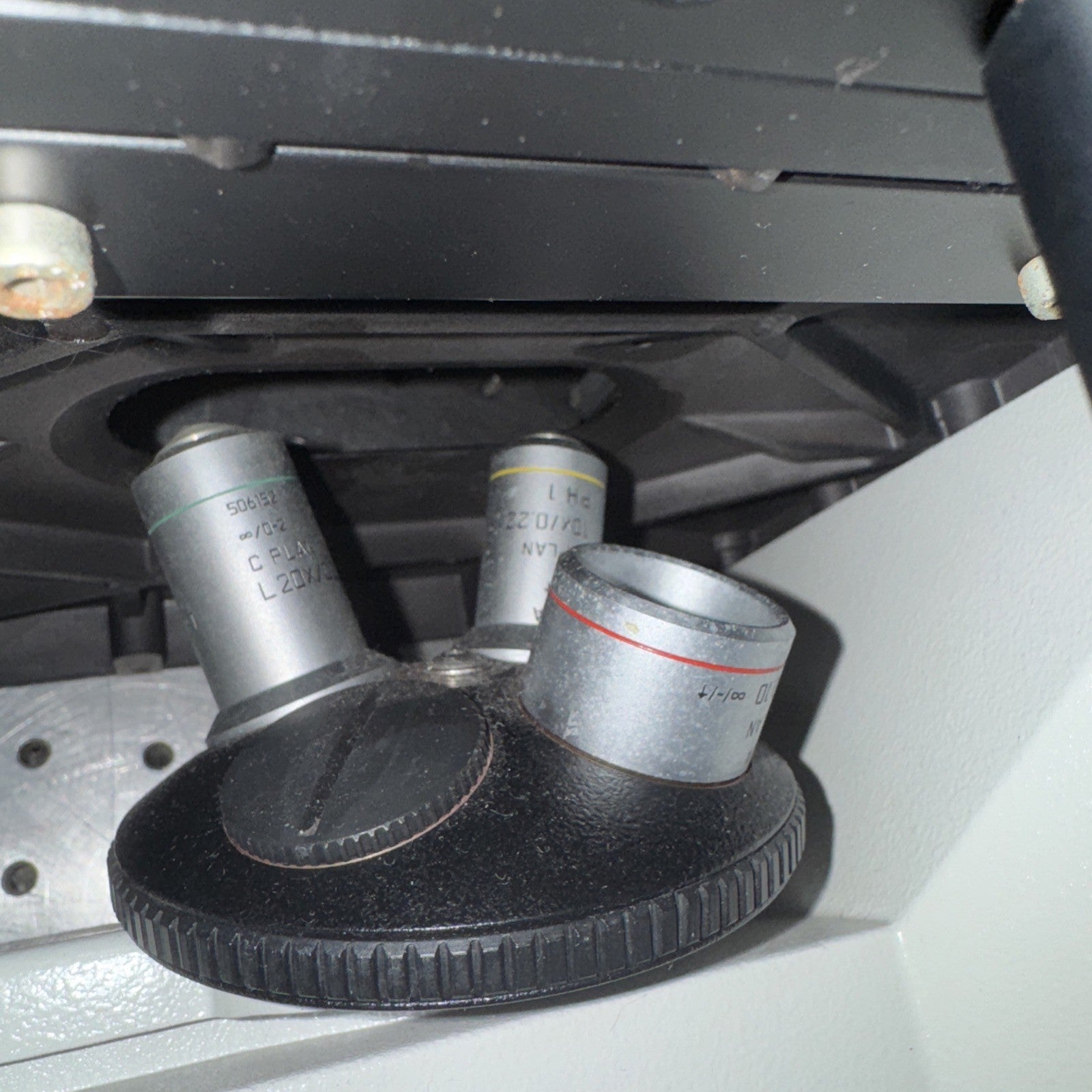 Leica DMIL Inverted Microscope Type 090-135.001 with  Objectives