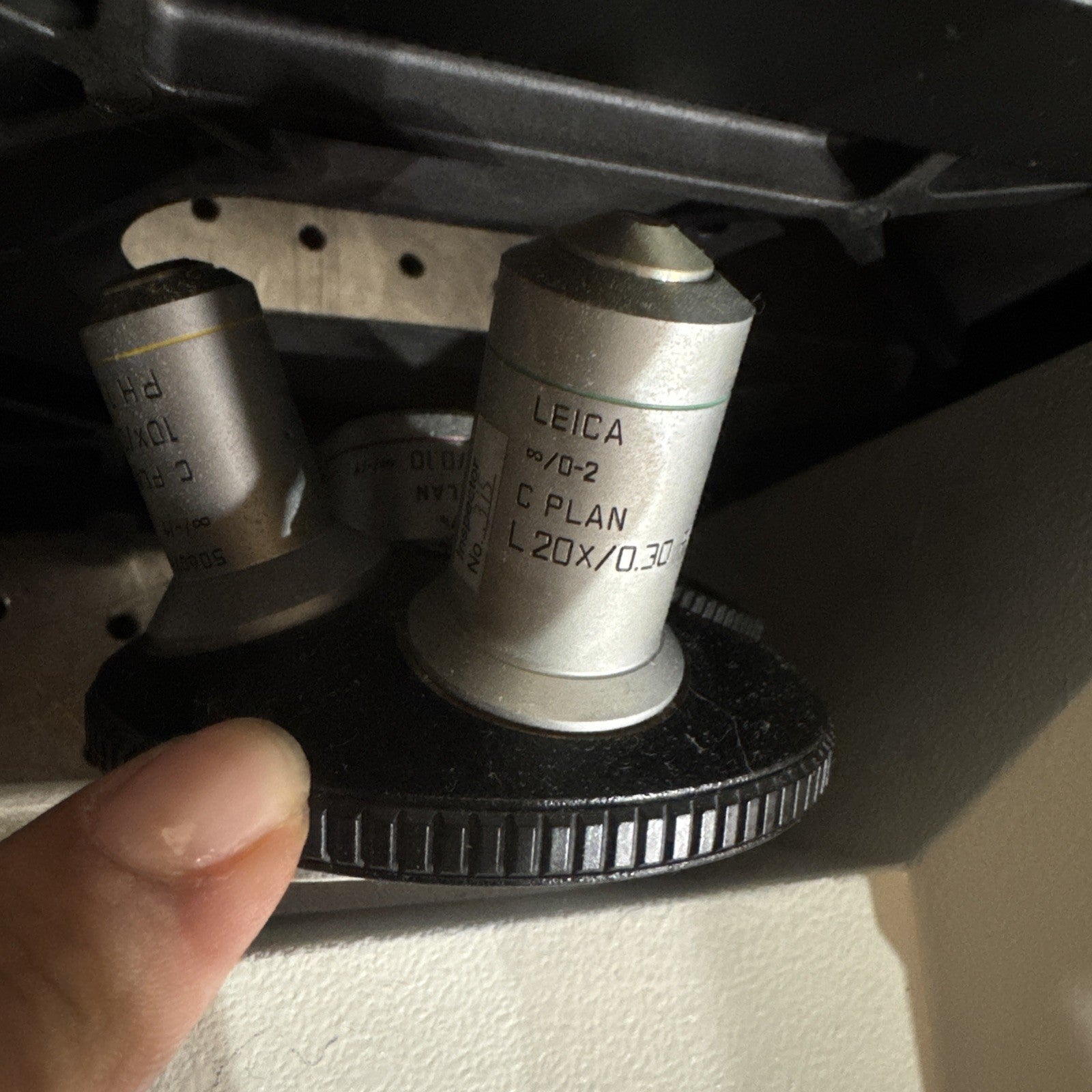 Leica DMIL Inverted Microscope Type 090-135.001 with  Objectives