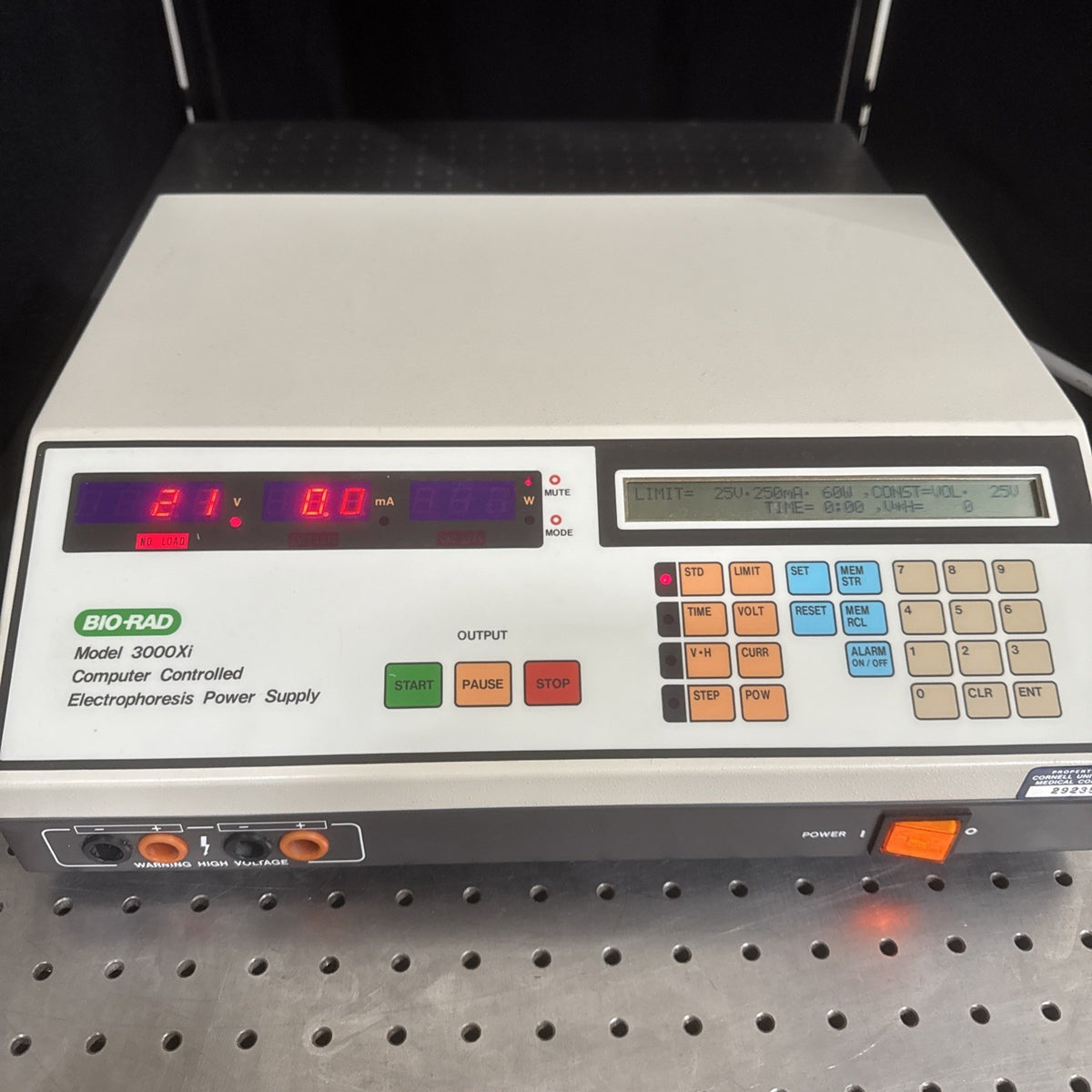 Bio-Rad Model 3000Xi Computer Controlled Electrophoresis Power Supply