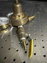 HARRIS 425-125 OXYGEN SINGLE STAGE REGULATOR, BRASS, CGA E-4