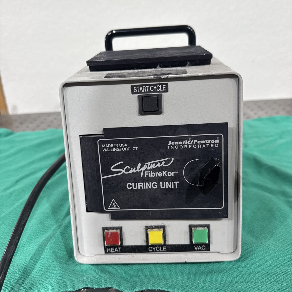 Sculpture FibreKor Jeneric pentron Curing Unit