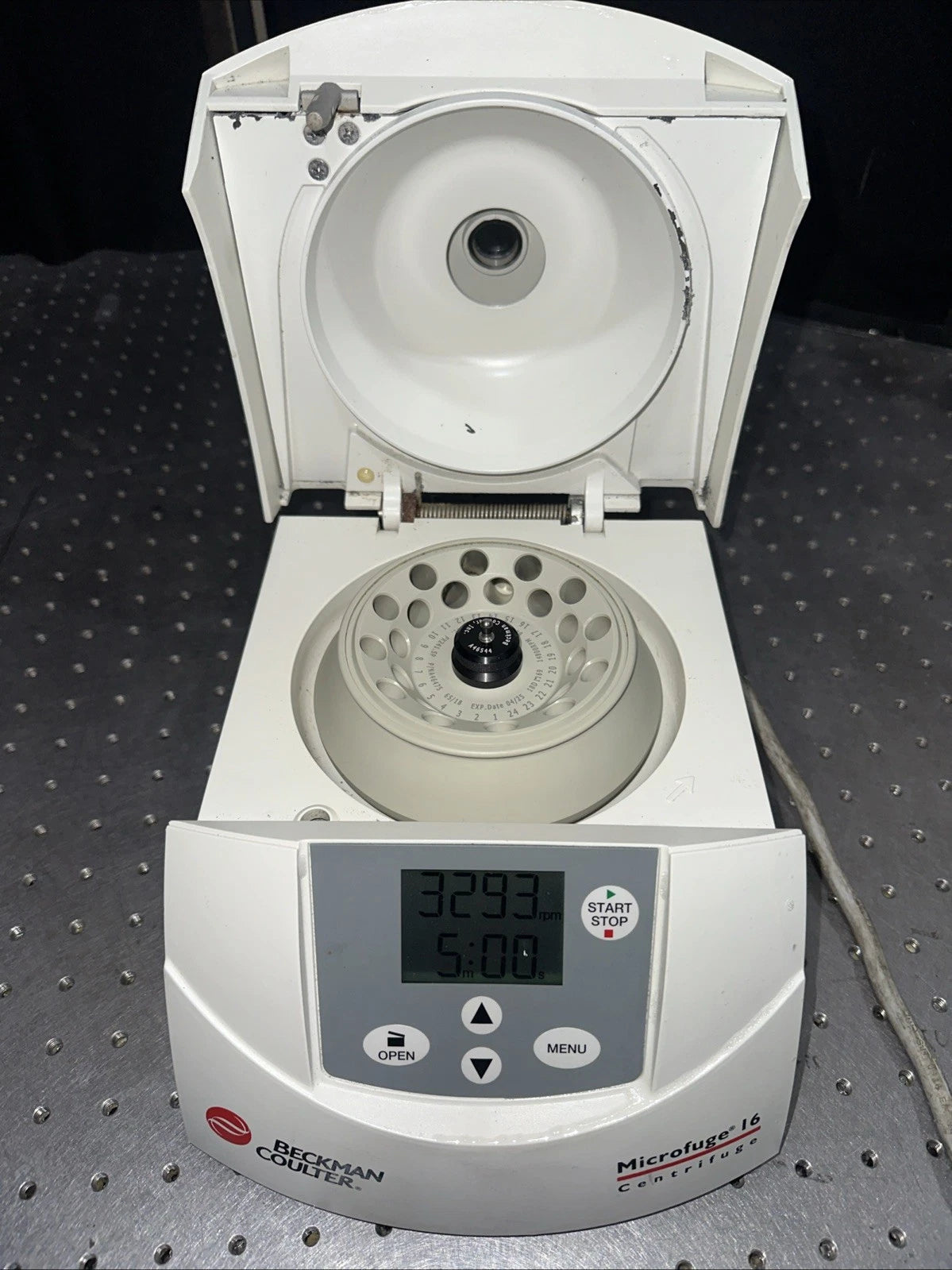 Beckman Coulter MicroFuge 16 Centrifuge with 24 Place Fixed Angle Rotor