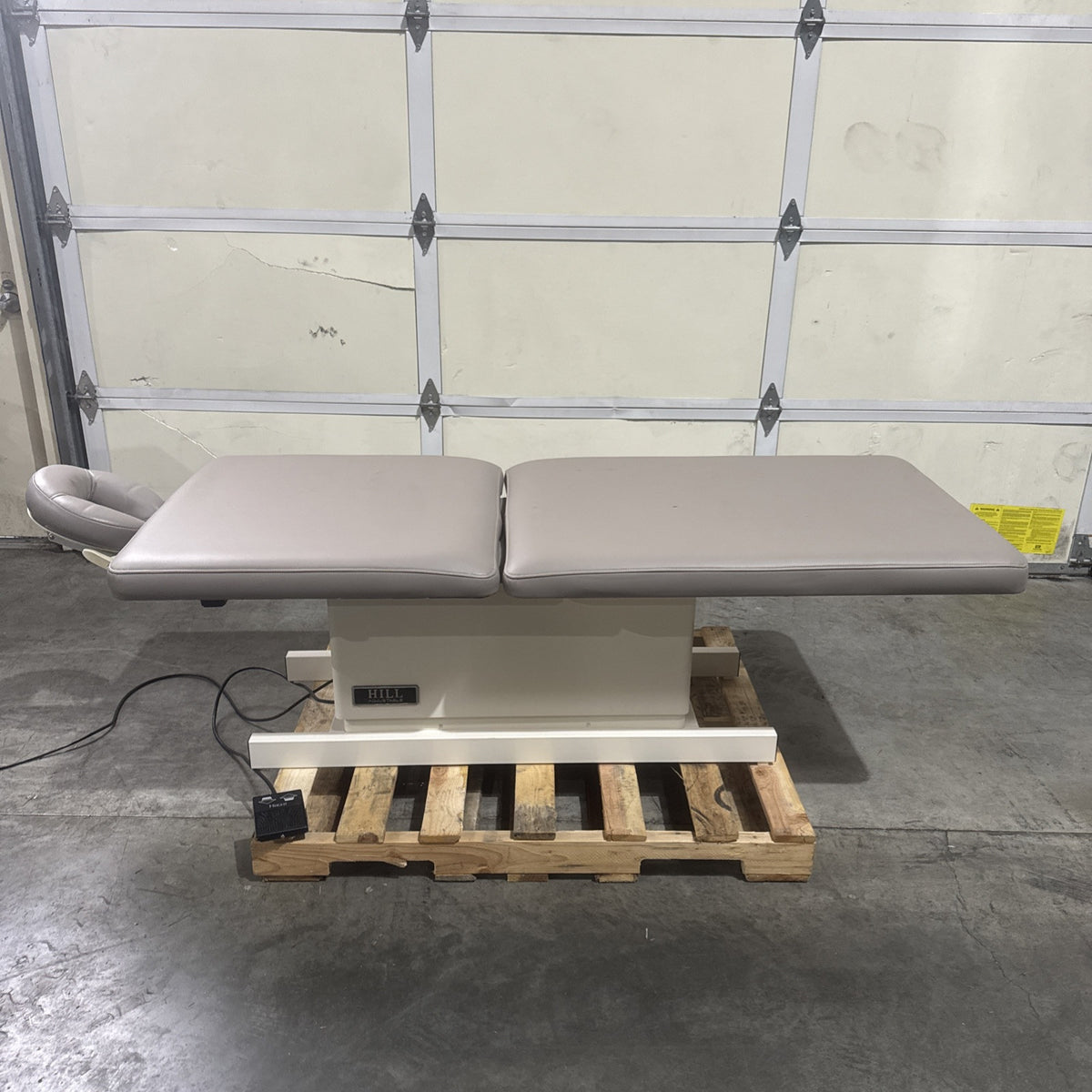 Hill HA90LB POWER EXAM bed  medical procedure table