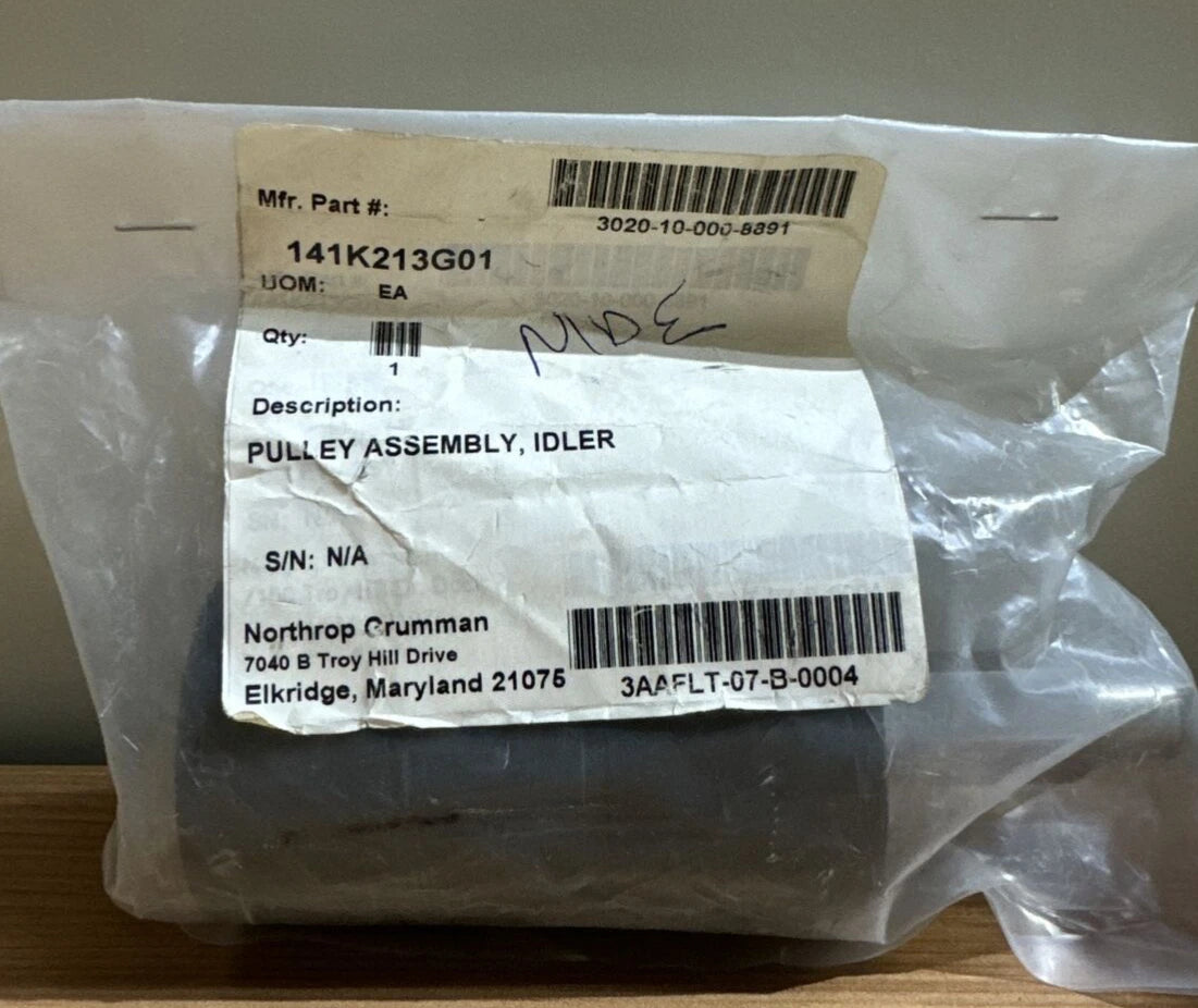 Idler 141K640G01 pulley assembly