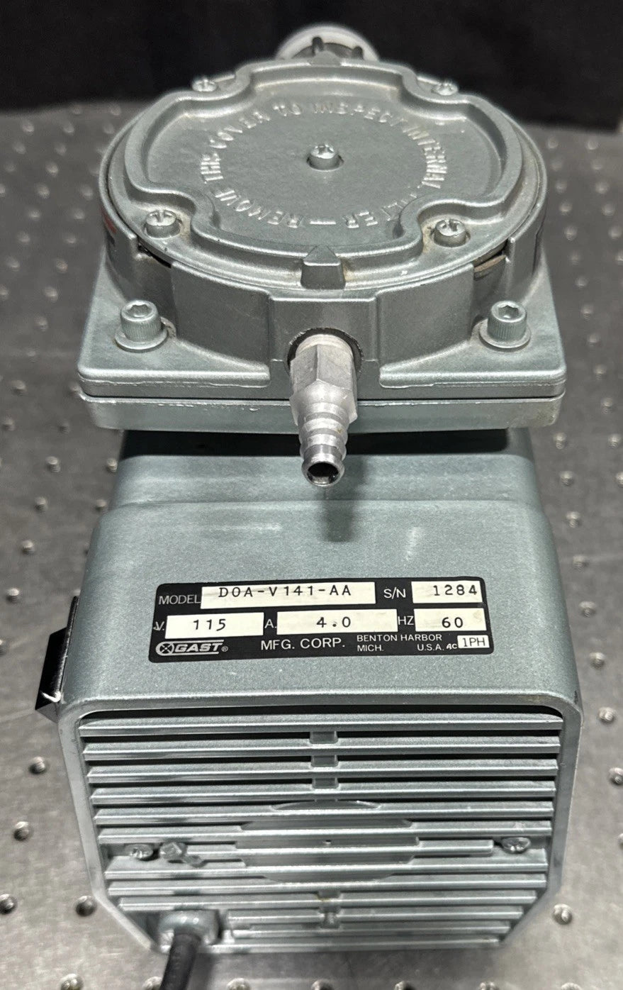 Gast DOA-V141-AA Vacuum Pump, SN 1284, 115v, 4.0a, 60hz