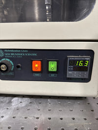 New Brunswick / Hybridization Oven / Rotation Speed Range: 10–80 RPM