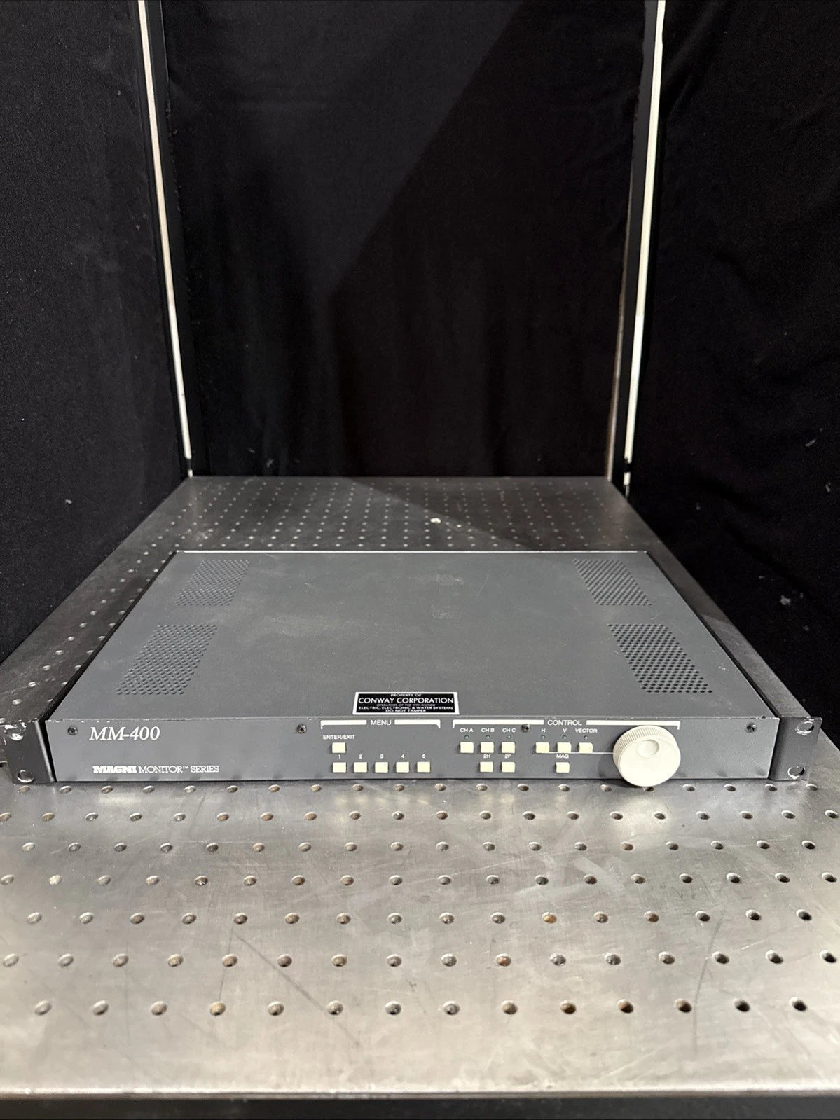 MAGNI MONITOR SERIES MM-400 WAVEFORM/ VECTORSCOPE No power supply