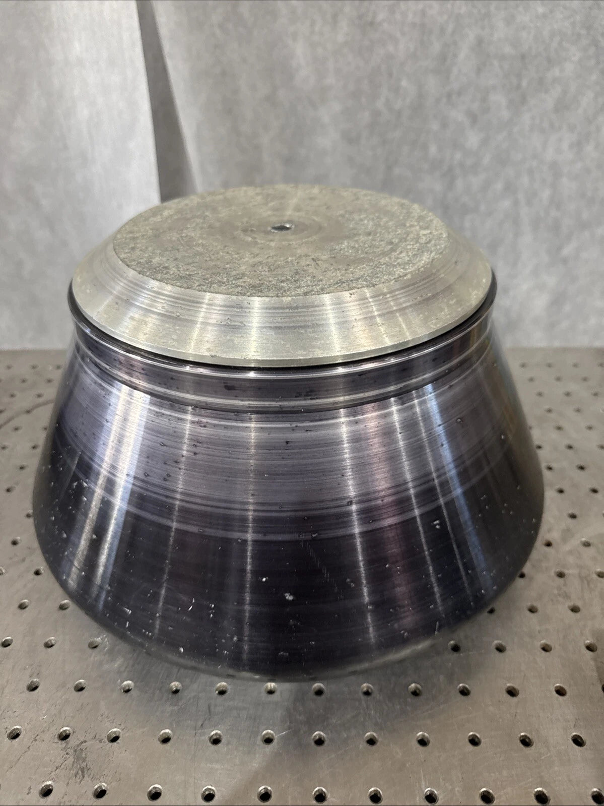 Beckman JA-10 Fixed Angle 6 x 500 mL Centrifuge Rotor W/ Lid - 10,000 MAX RPM