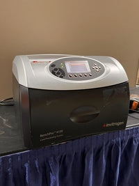 Invitrogen BenchPro 4100 Card Processing Station for Western Blot Slide Stainer