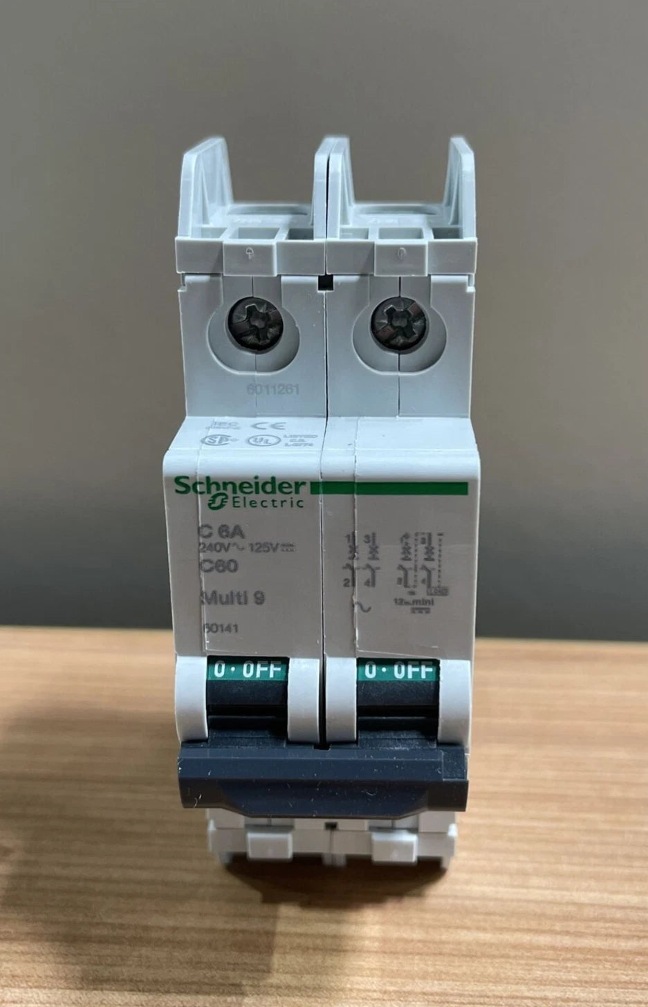 SCHNEIDER ELECTRIC M9F43240 240V 40A NSNP