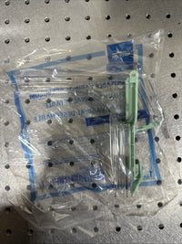 Medline disposable vaginal speculums (REF DYND70401M) Medium 25ct