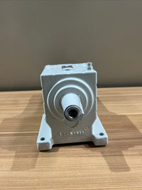 NEW LENZE GST05-2S-VBR-09HC41 SERVO GEAR MOTOR MCS09H41LRS0B0 GEAR BOX