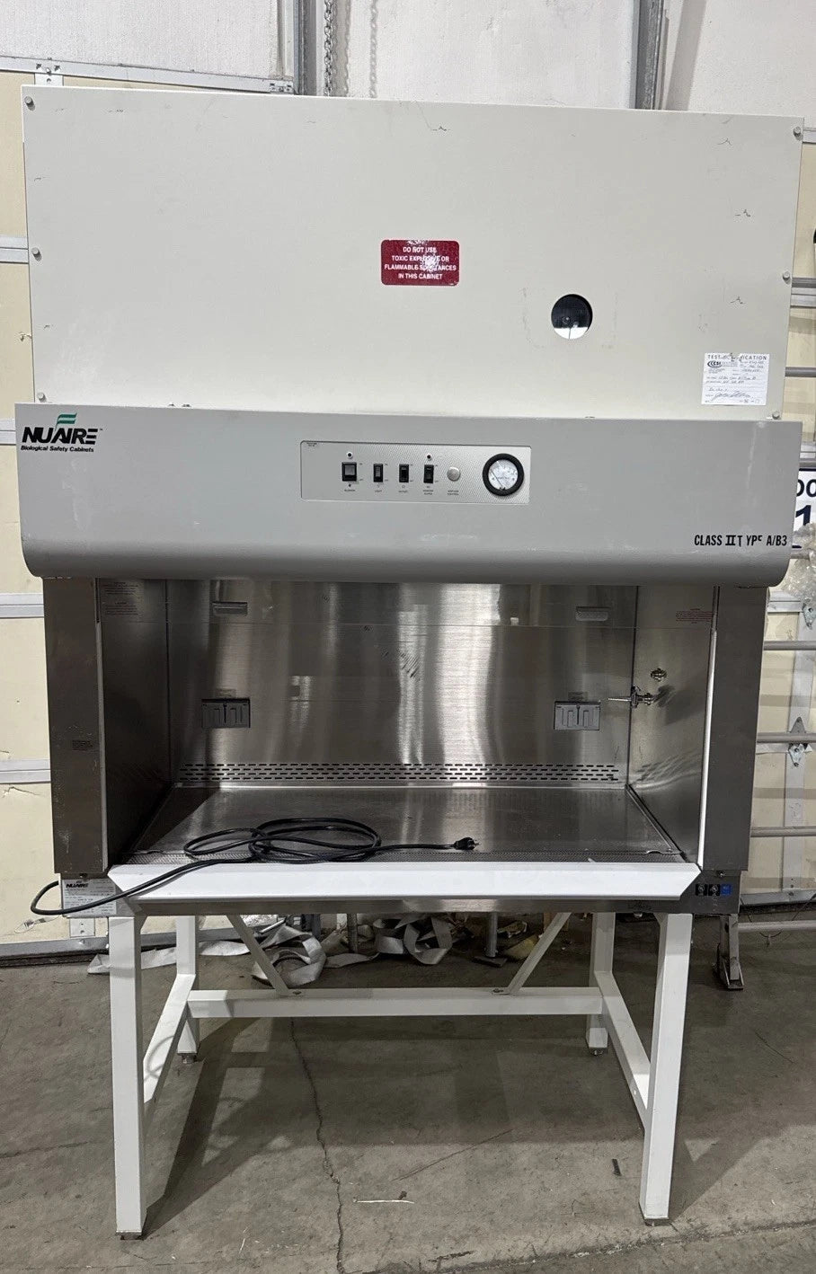 Nuaire NU-425-400 Class II Type B3 Laminar Flow Cabient NSF49