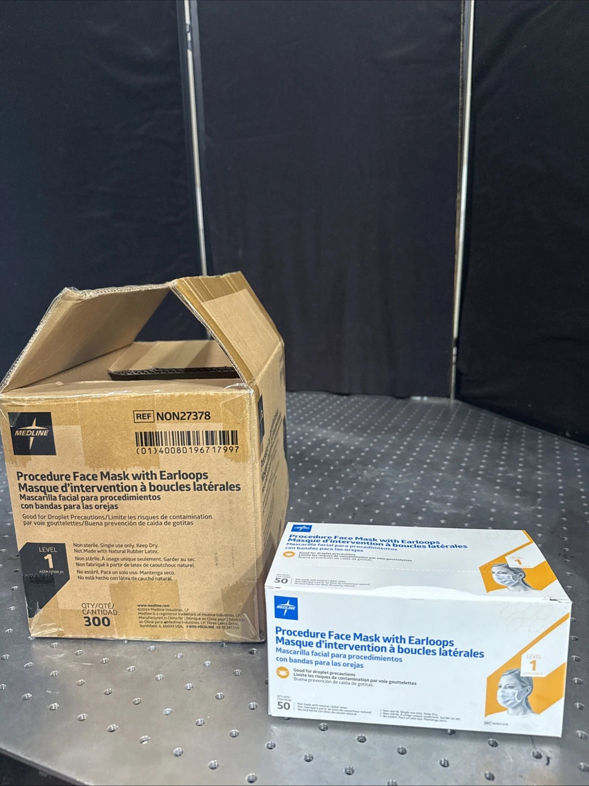 Case of 300 Medline ASTM Level 1 Procedure Face Mask with Ear Loops - NON27378